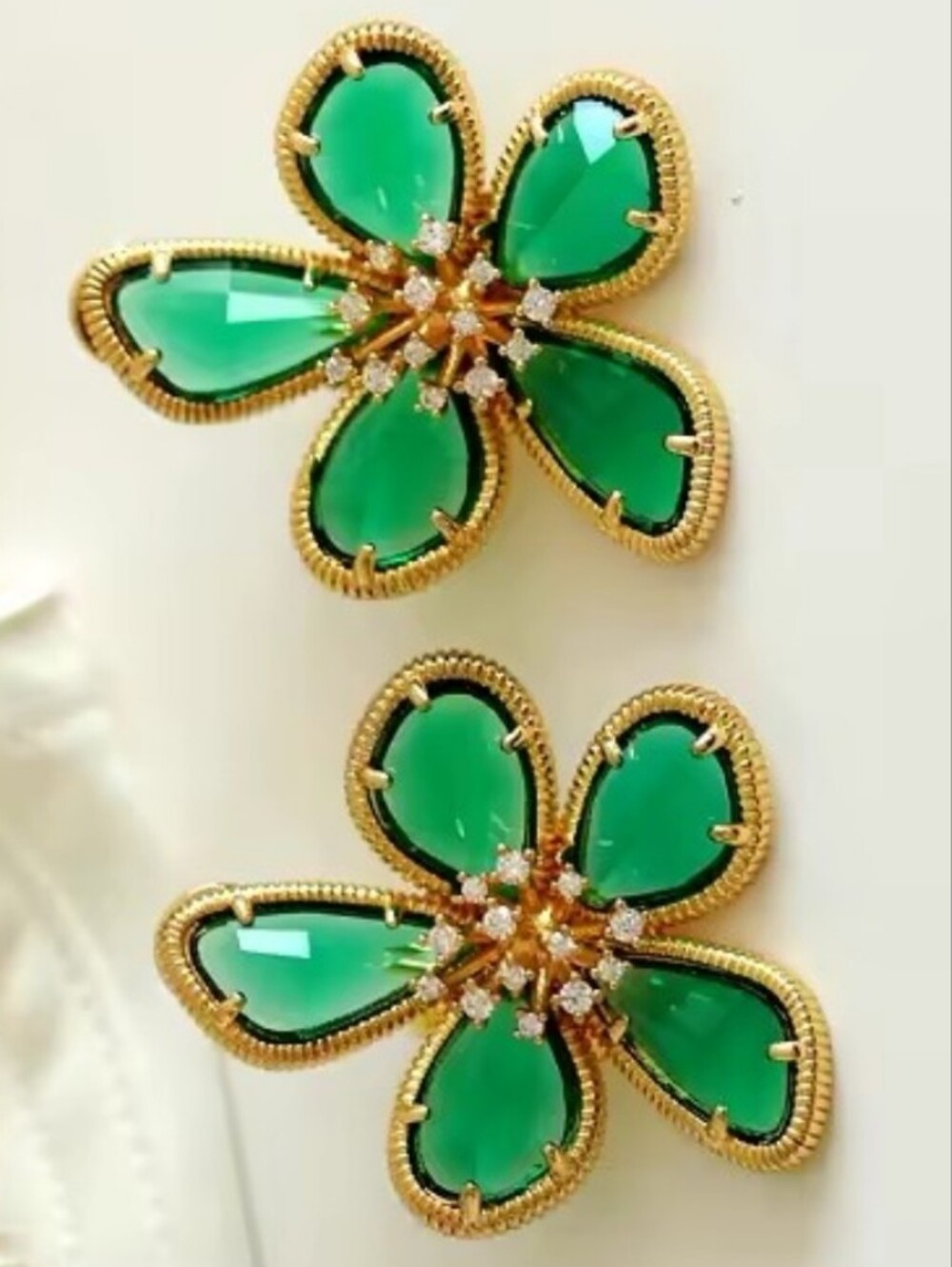 New! Crystal glass flower earrings Gold Plated| NWOT #1095